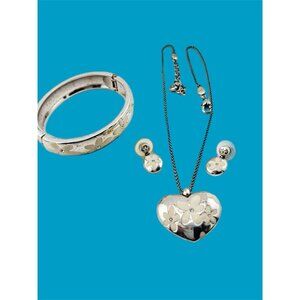 Brighton Hinged Silver Bangle Braclet with Necklace & Earrings White Flowers
